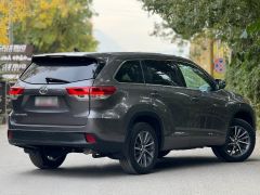 Photo of the vehicle Toyota Highlander