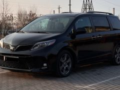 Фото авто Toyota Sienna