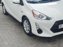 Сүрөт унаа Toyota Prius c