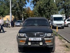 Сүрөт унаа Mitsubishi Challenger