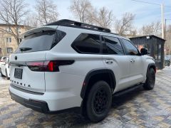 Сүрөт унаа Toyota Sequoia