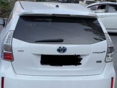 Photo of the vehicle Toyota Prius v (+)