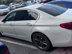 Photo of the vehicle BMW 5 Series