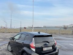 Сүрөт унаа Toyota Prius c