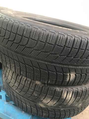 Дөңгөлөктөр - 215/55/17 Michelin зимние шины состояние почти новые