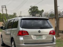 Фото авто Volkswagen Routan