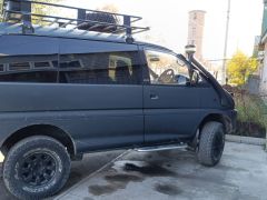 Сүрөт унаа Mitsubishi Delica