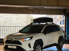 Сүрөт унаа Toyota RAV4