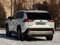 Сүрөт унаа Toyota RAV4