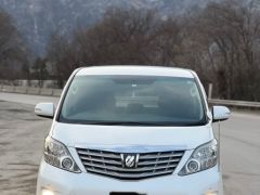 Photo of the vehicle Toyota Alphard