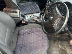 Photo of the vehicle BMW 5 Series