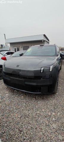 Lynk &amp; Co 900