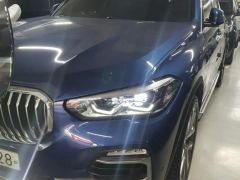 Photo of the vehicle BMW X5