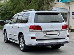 Photo of the vehicle Lexus LX