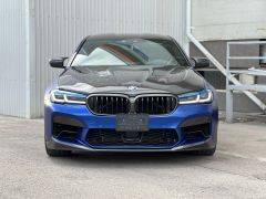 Photo of the vehicle BMW M5