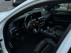 Photo of the vehicle BMW M5