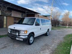 Photo of the vehicle Ford Econoline