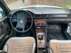 Фото авто Mercedes-Benz W124