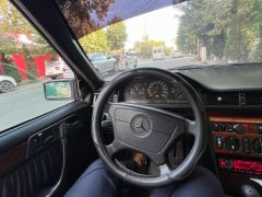 Сүрөт унаа Mercedes-Benz W124