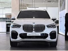 Photo of the vehicle BMW X5