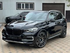 Photo of the vehicle BMW X5