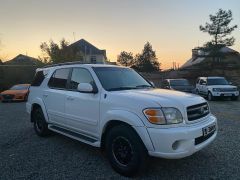 Photo of the vehicle Toyota Sequoia