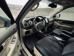 Photo of the vehicle Lexus GX