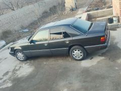 Photo of the vehicle Mercedes-Benz W124