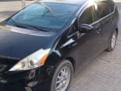 Photo of the vehicle Toyota Prius v (+)