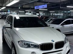 Photo of the vehicle BMW X5