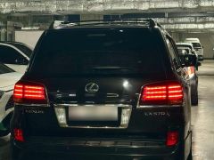 Photo of the vehicle Lexus LX