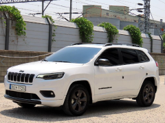 Сүрөт унаа Jeep Cherokee