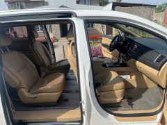 Сүрөт унаа Kia Carnival