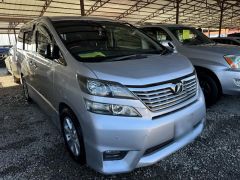 Фото авто Toyota Alphard