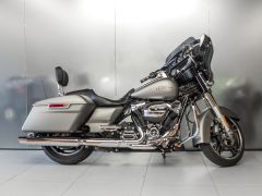 Фото авто Harley-Davidson Street Glide