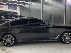 Photo of the vehicle BMW 5 Series