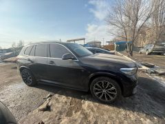 Photo of the vehicle BMW X5