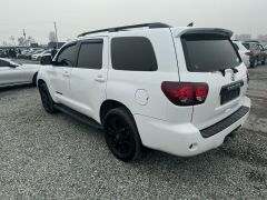 Фото авто Toyota Sequoia