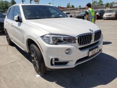 Photo of the vehicle BMW X5