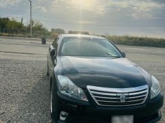 Photo of the vehicle Toyota Crown