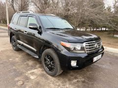 Photo of the vehicle Toyota Land Cruiser