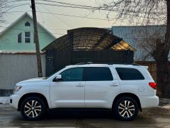 Фото авто Toyota Sequoia