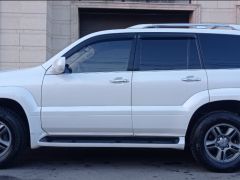 Photo of the vehicle Lexus GX