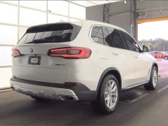 Photo of the vehicle BMW X5