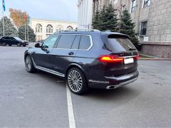 Photo of the vehicle BMW X7