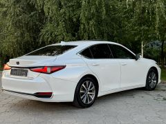 Photo of the vehicle Lexus ES