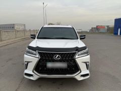 Photo of the vehicle Lexus LX