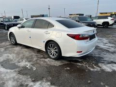 Photo of the vehicle Lexus ES