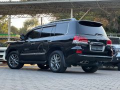 Photo of the vehicle Lexus LX