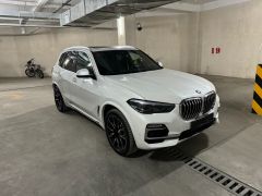 Photo of the vehicle BMW X5